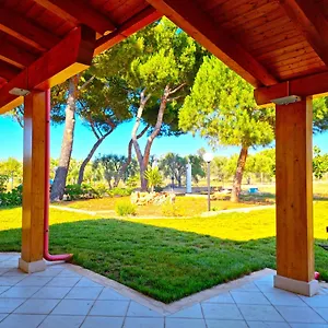 https://villa-laura-bari.barihotels.org